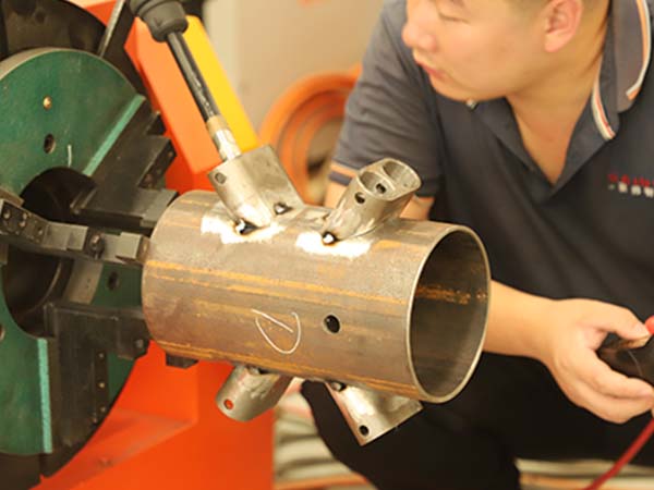 自動焊接機器人為什么會產生焊點飛濺? 自動焊接機器人為什么會產生焊點飛濺?